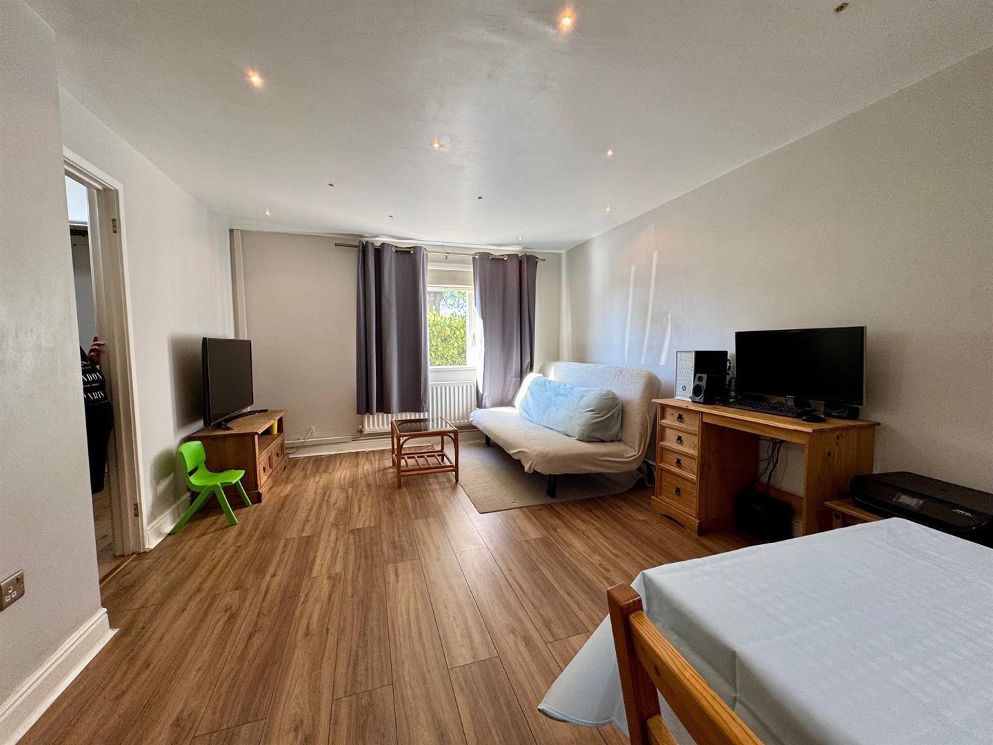 14 Outwood, Shrewsbury, SY1 3XA Let Agreed